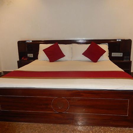 White House Tourist Lodge New Delhi Exterior photo